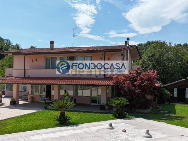 Appartamento in vendita a Rivoltella del Garda, Desenzano Del Garda