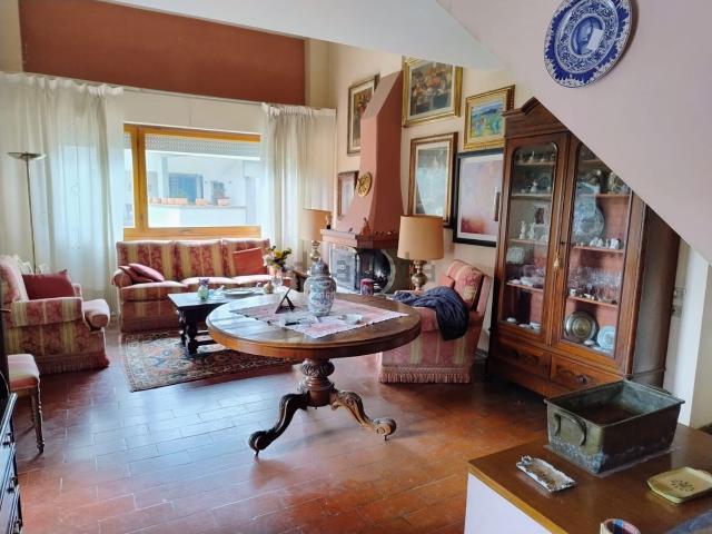 Appartamento in vendita a Quartiere 3, Firenze