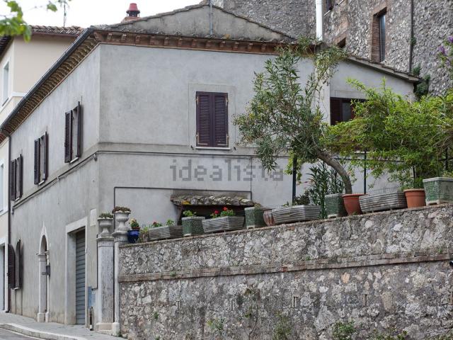 Appartamento in vendita a Collesecco, Lugnano In Teverina