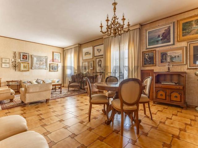 Appartamento in vendita a Municipio 2, Puglia
