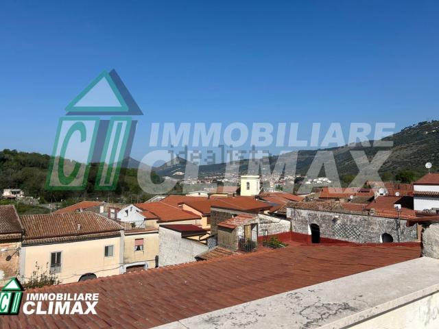 Appartamento in vendita a Caserta, Campania