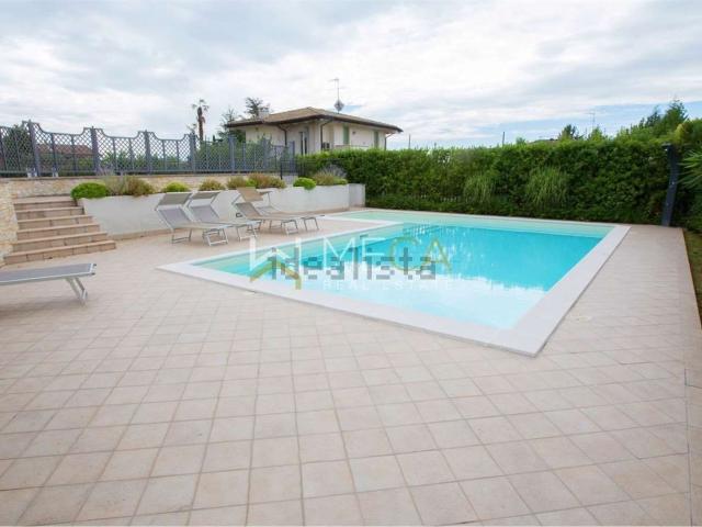 Appartamento in vendita a Padenghe Sul Garda, Lombardia