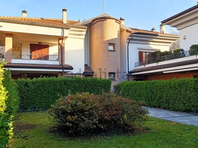 Appartamento in vendita a California, Lesmo