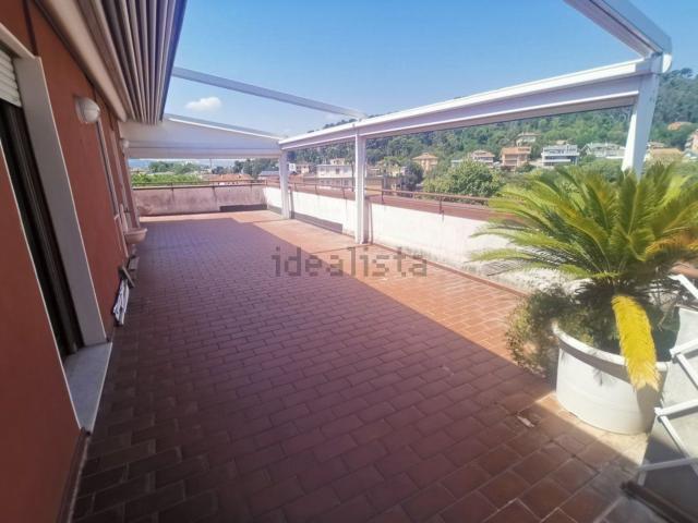 Appartamento in vendita a Pesaro, Pesaro E Urbino