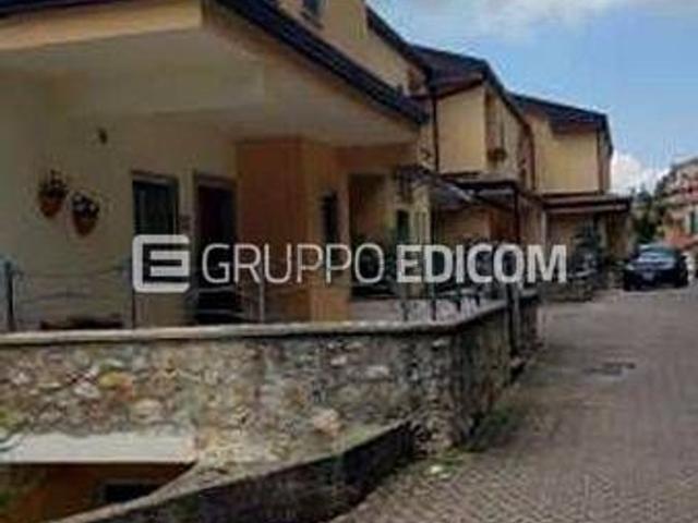 Appartamento in vendita a Macchia, Spezzano Piccolo