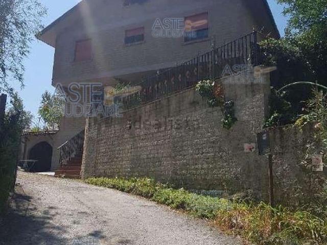 Appartamento in vendita a Collesalvetti, Toscana