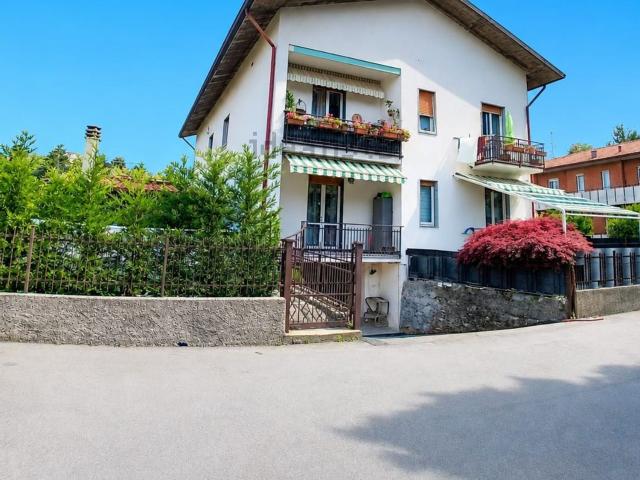 Appartamento in vendita a Alzate Brianza, Lombardia