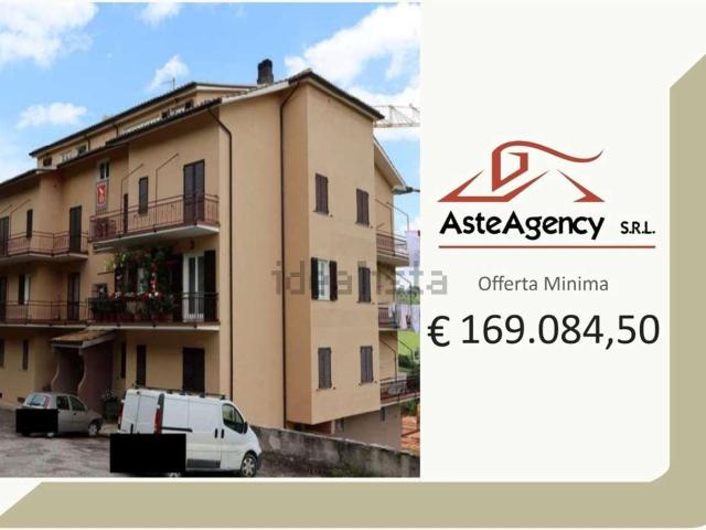 Appartamento in vendita a Camerino, Macerata