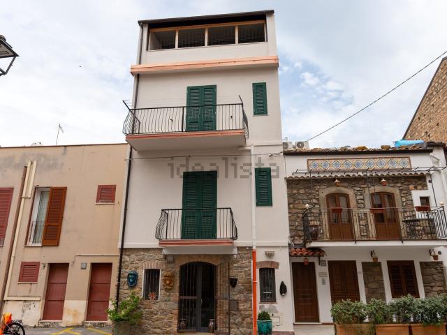Appartamento in vendita a Santo Stefano Di Camastra, Sicilia
