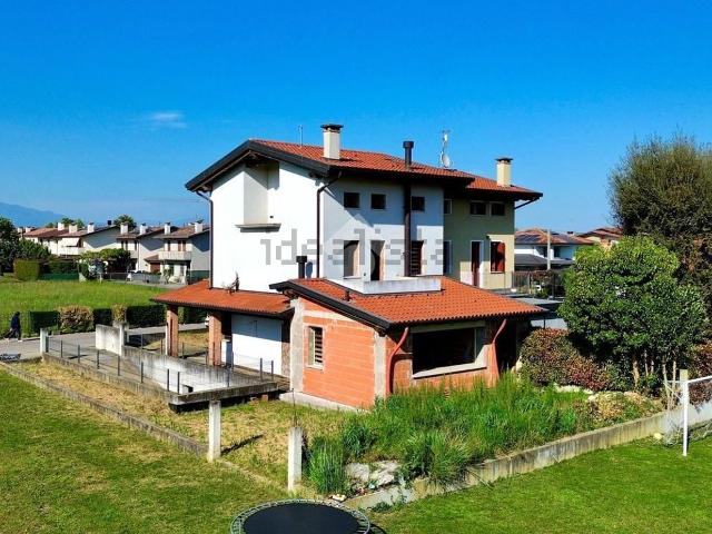 Appartamento in vendita a Tezze Sul Brenta, Veneto