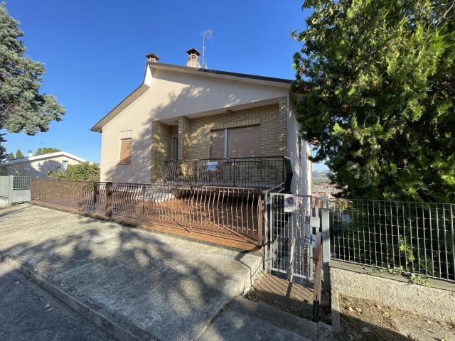 Appartamento in vendita a Colli al Metauro, Marche