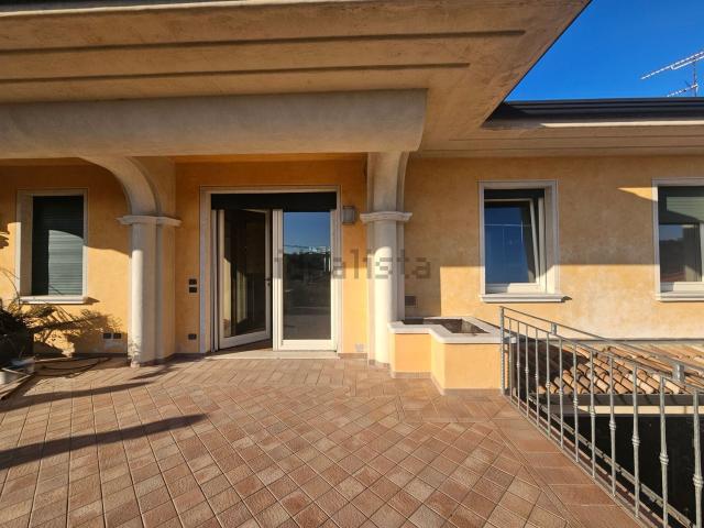 Appartamento in vendita a Lonato, Brescia