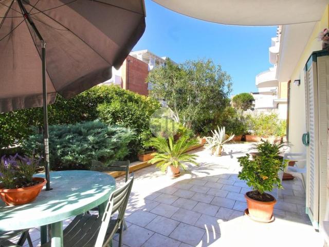 Appartamento in vendita a Porto d'Ascoli centro, Marche