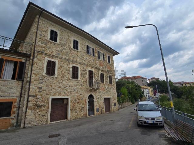 Appartamento in vendita a Capolavilla, Marche