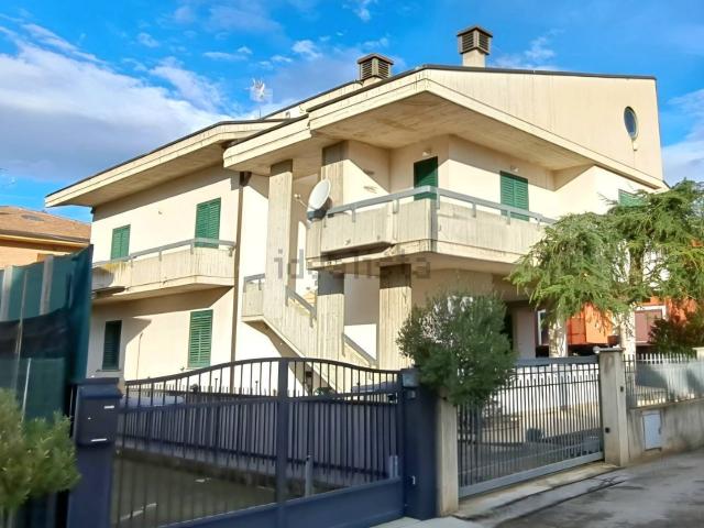 Appartamento in vendita a Montorio Al Vomano, Abruzzo