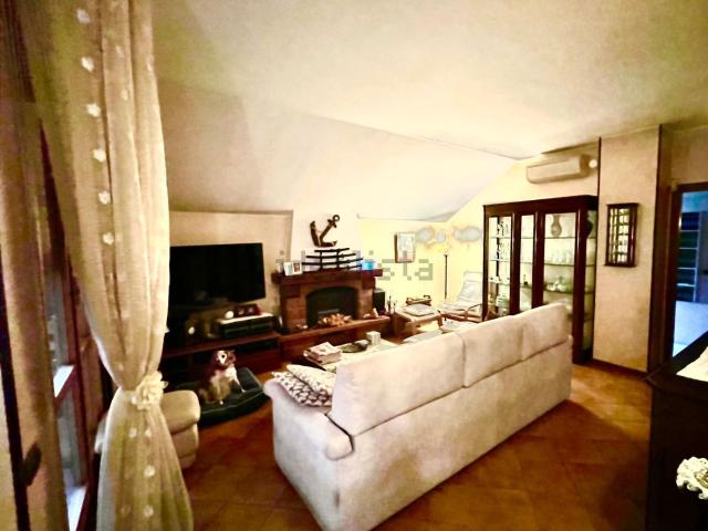 Appartamento in vendita a Lacchiarella, Lombardia