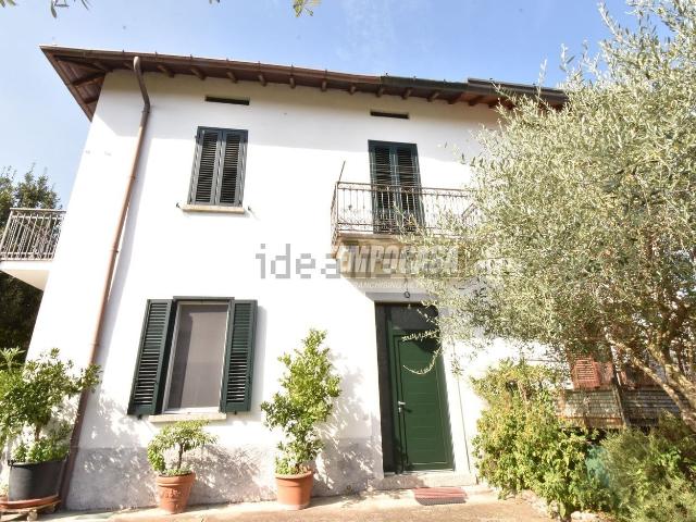 Appartamento in vendita a Fino Mornasco, Como