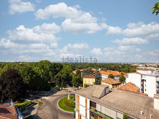 Appartamento in vendita a Centro, Monza