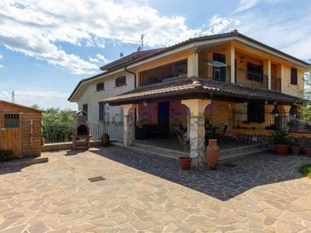 Appartamento in vendita a Villaggio Rinascita, Roma Capitale