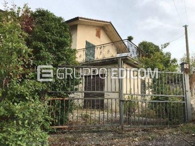 Appartamento in vendita a Vallesaccarda, Avellino
