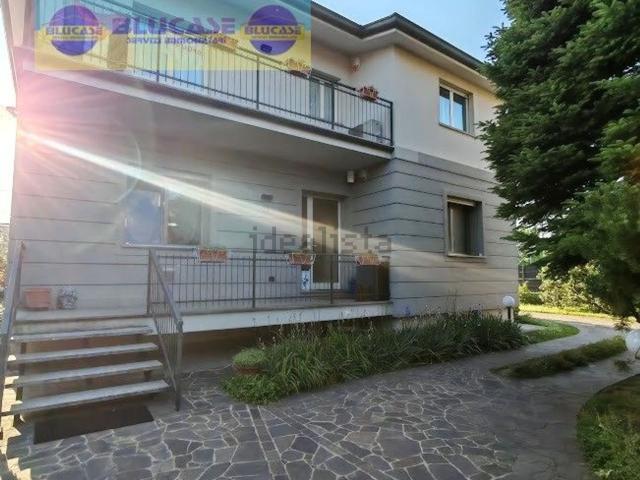 Appartamento in vendita a Boltiere, Lombardia