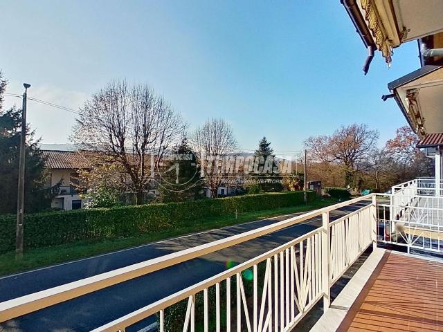 Appartamento in vendita a Lipomo, Lombardia