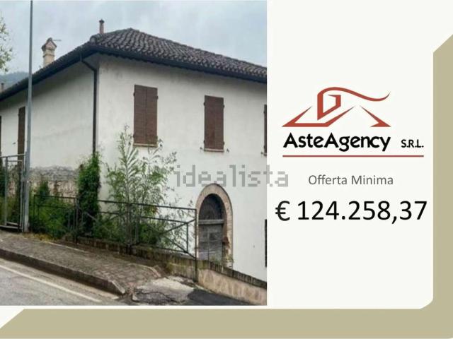 Appartamento in vendita a Di Contro, Marche