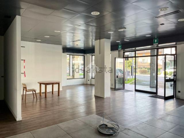 Appartamento in vendita a Azzate, Varese