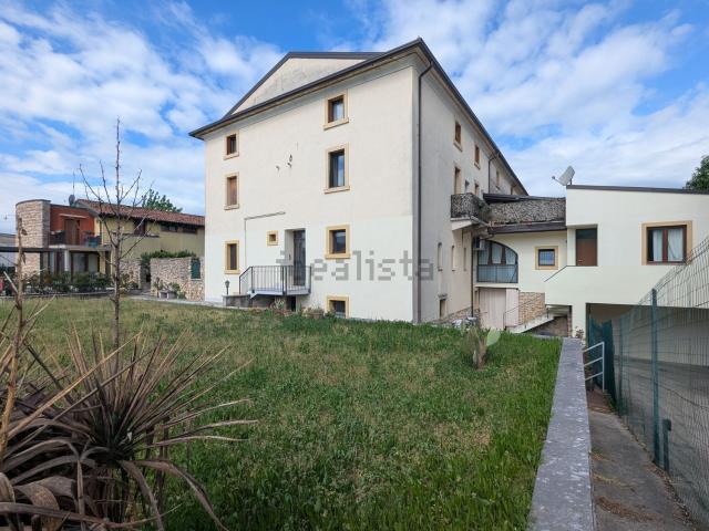 Appartamento in vendita a San Pietro In Cariano, Veneto