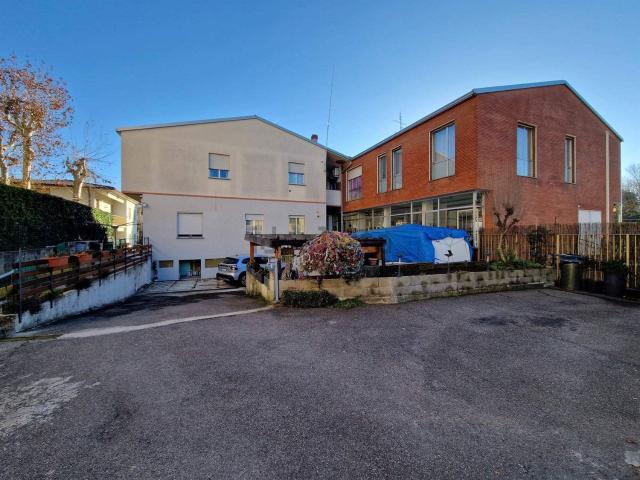 Appartamento in vendita a Cogliate, Lombardia