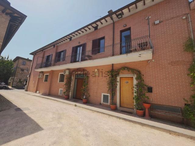 Appartamento in vendita a Assisi, Umbria