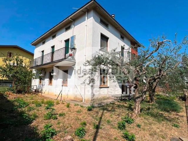 Appartamento in vendita a Lallio, Lombardia