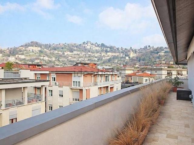 Attico in vendita a Città Alta, Bergamo