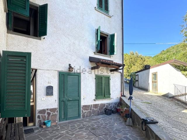 Appartamento in vendita a Vernio, Toscana