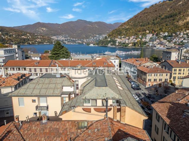 Attico in vendita a Sant'Agostino, Como