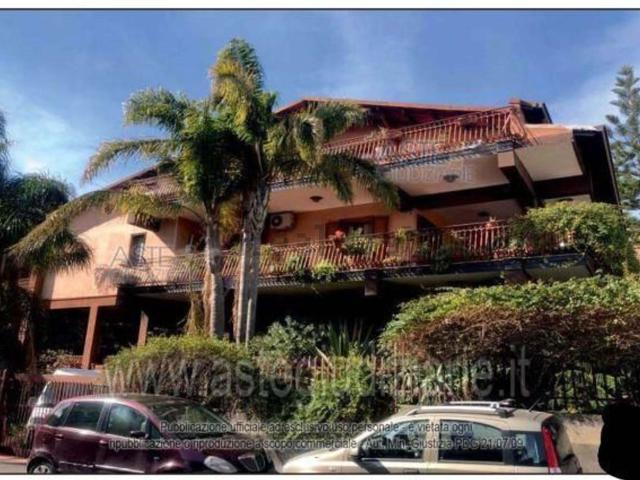 Appartamento in vendita a Santa Maria Di Licodia, Catania