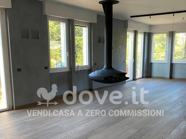 Attico in vendita a Biumo Superiore, Varese
