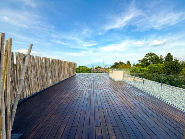 Attico in vendita a Desenzano Del Garda, Brescia