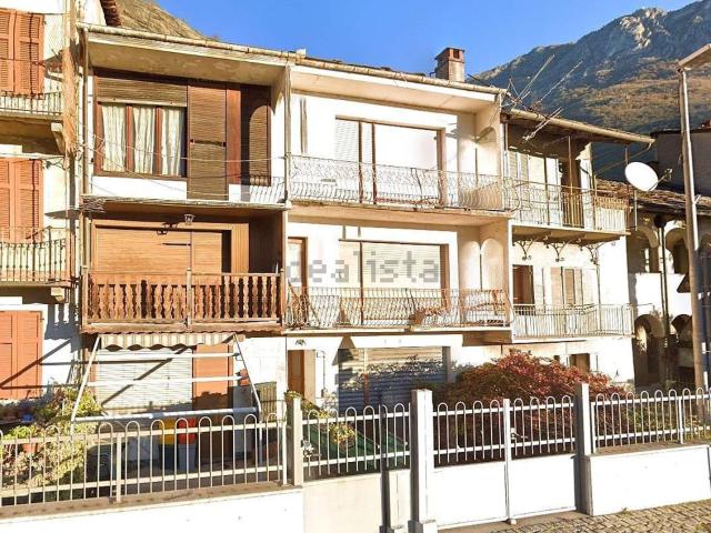 Appartamento in vendita a Donnas, Aosta