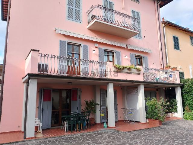 Appartamento in vendita a Signa, Toscana