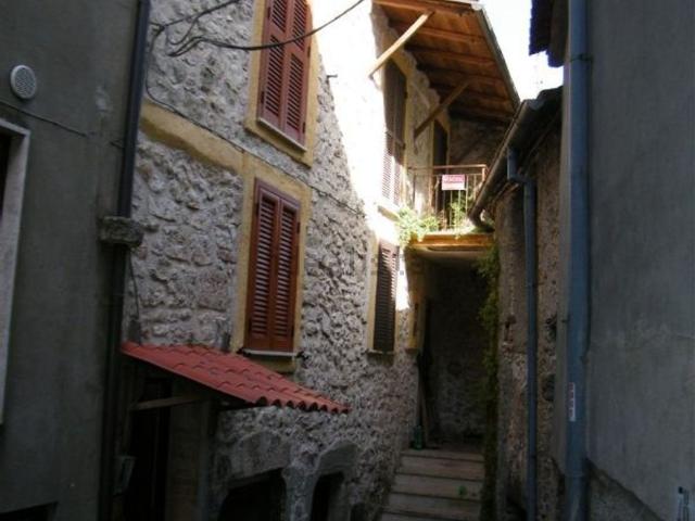 Appartamento in vendita a Vico Nel Lazio, Lazio