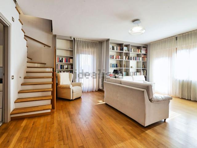 Appartamento in vendita a Bassa, Desio