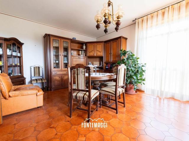 Appartamento in vendita a Terre Roveresche, Marche
