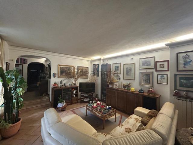 Appartamento in vendita a Passignano sul Trasimeno, Perugia