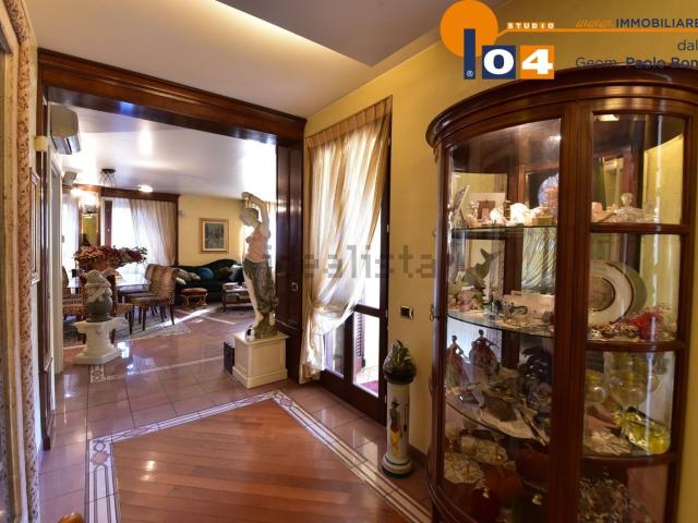 Appartamento in vendita a Cesano Maderno, Lombardia