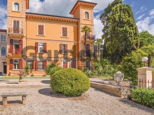 Appartamento in vendita a Comunità Montana Parco Alto Garda bresciano, Gardone Riviera
