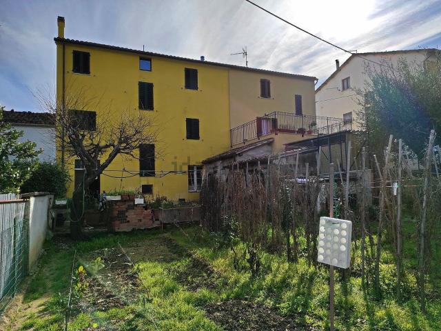 Appartamento in vendita a Strada, Marche