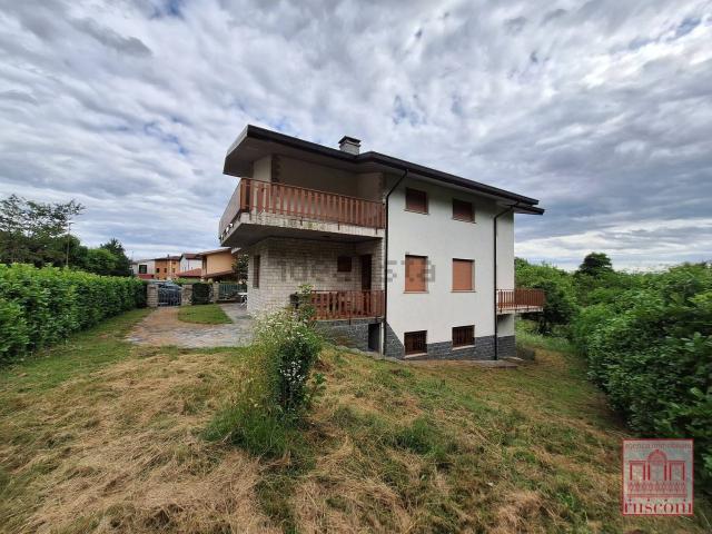 Appartamento in vendita a Meduno, Friuli-Venezia Giulia
