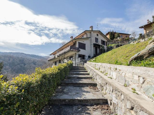 Appartamento in vendita a Rezzago, Lombardia