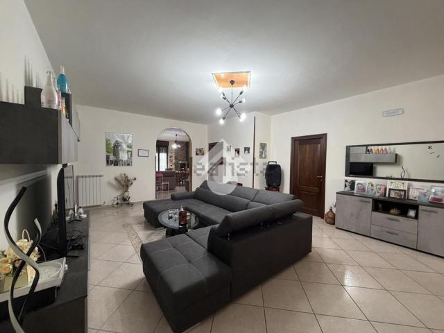Appartamento in vendita a Cervinara, Campania